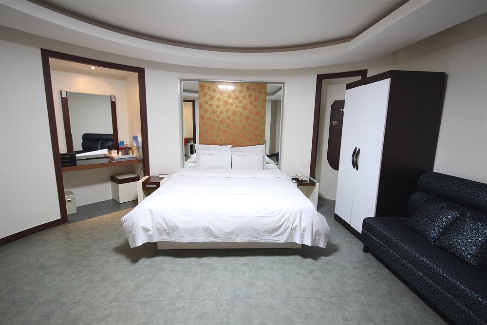Hotel Tate Suwon Extérieur photo