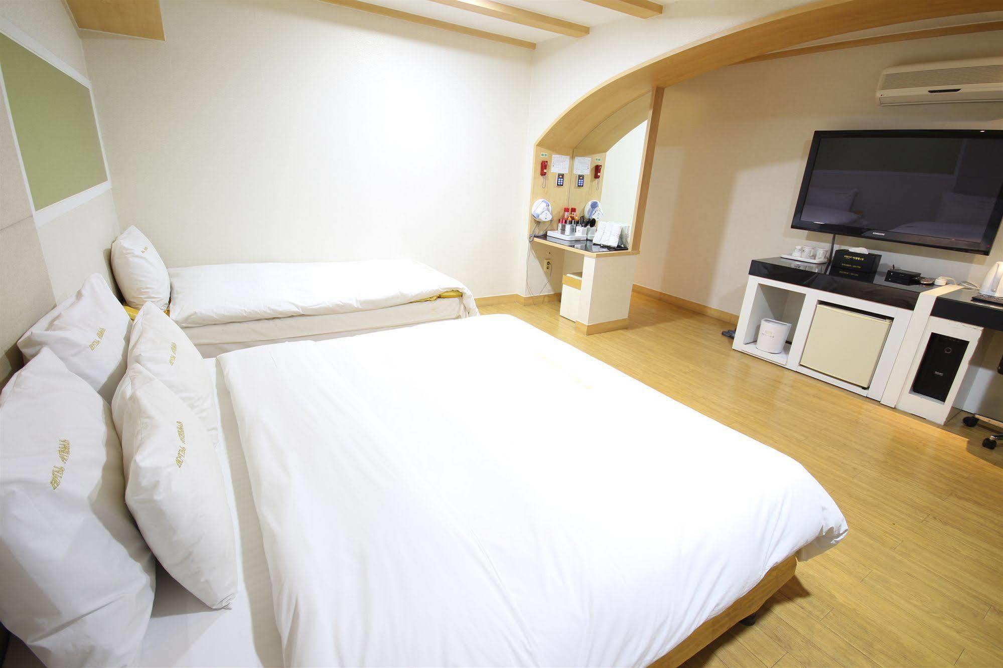 Hotel Tate Suwon Extérieur photo